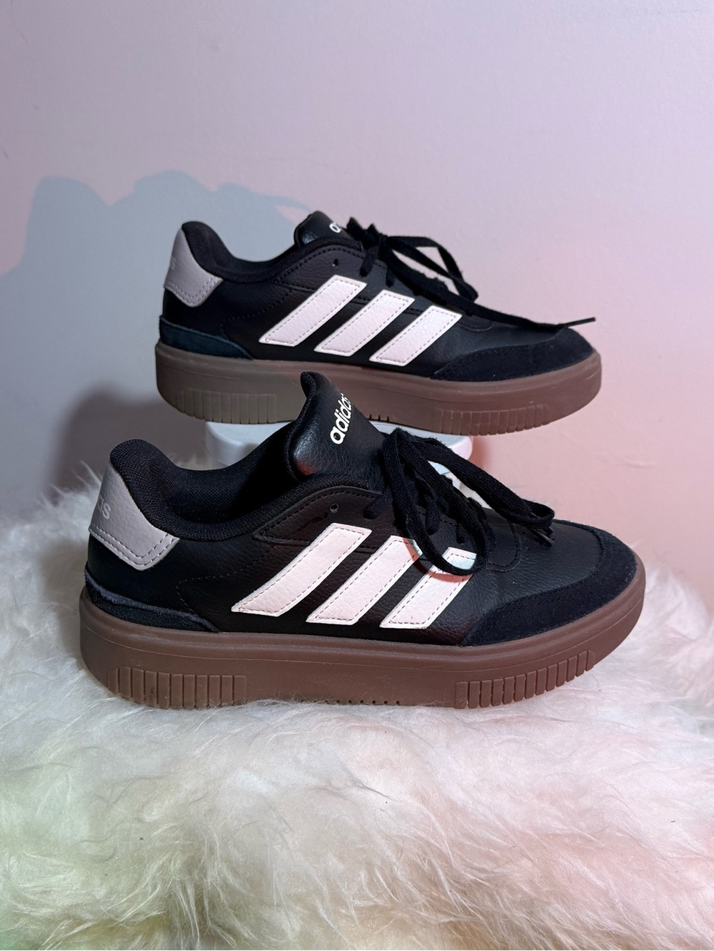 Adidas Courtblock Bold Platform Sneakers – Women’s Size 7 – New With Tags